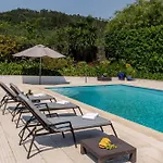 Hostwise - Modern & Shared Pool In Paredes Lejlighed Vandoma