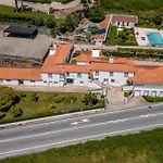 Hostwise - Modern & Shared Pool In Paredes *