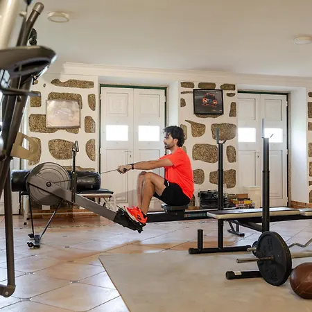 Hostwise - Modern & Shared Pool In Paredes アパート *