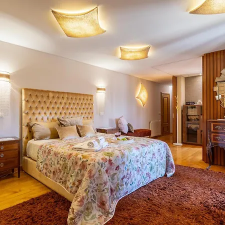 Hostwise - Modern & Shared Pool In Paredes * Vandoma