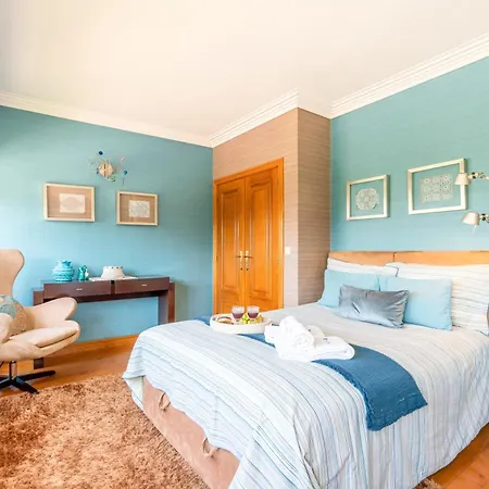 Апартаменты Hostwise - Modern & Shared Pool In Paredes Vandoma