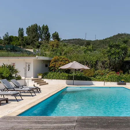 Апартаменты Hostwise - Modern & Shared Pool In Paredes Vandoma