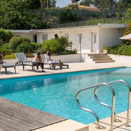 Hostwise - Modern & Shared Pool In Paredes *