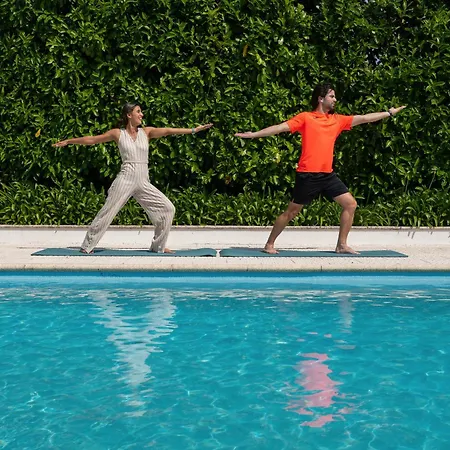 Hostwise - Modern & Shared Pool In Paredes * Vandoma