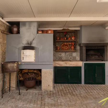 Апартаменты Hostwise - Modern & Shared Pool In Paredes *