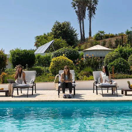 Apartment Hostwise - Modern & Shared Pool In Paredes Vandoma