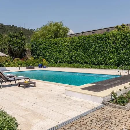 Апартаменты Hostwise - Modern & Shared Pool In Paredes *