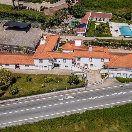 Hostwise - Modern & Shared Pool In Paredes *