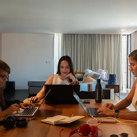 Апартаменты Hostwise - Modern & Shared Pool In Paredes Vandoma