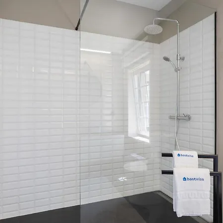Апартаменты Hostwise - Modern & Shared Pool In Paredes Vandoma