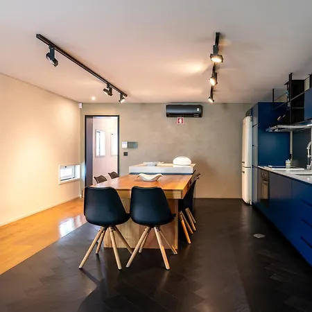 Hostwise - Modern & Shared Pool In Paredes * Vandoma