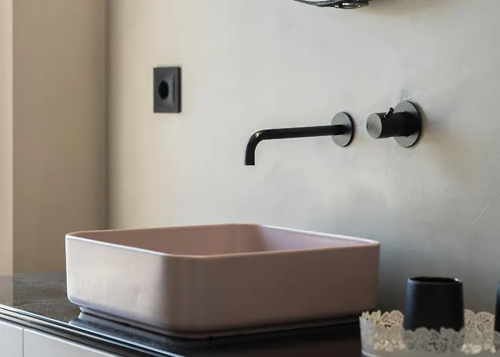 Hostwise - Modern & Shared Pool In Paredes アパート *