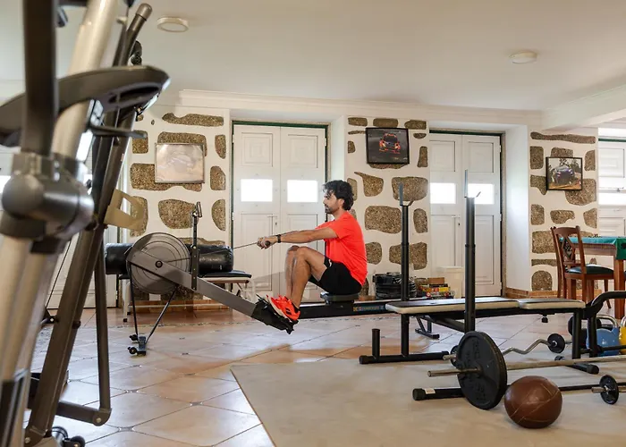 Hostwise - Modern & Shared Pool In Paredes アパート *