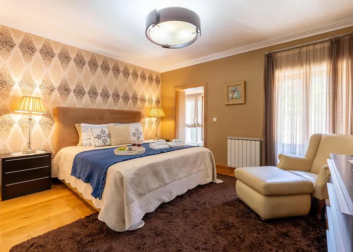 Hostwise - Modern & Shared Pool In Paredes アパート Vandoma