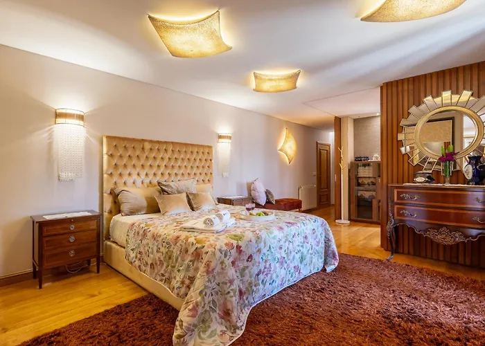 Hostwise - Modern & Shared Pool In Paredes * Vandoma