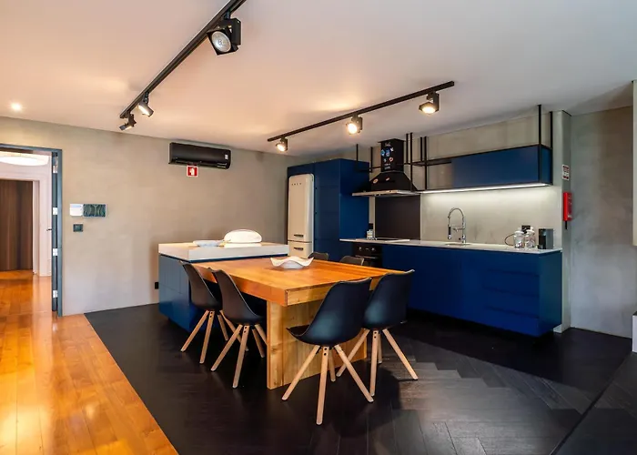 Hostwise - Modern & Shared Pool In Paredes *