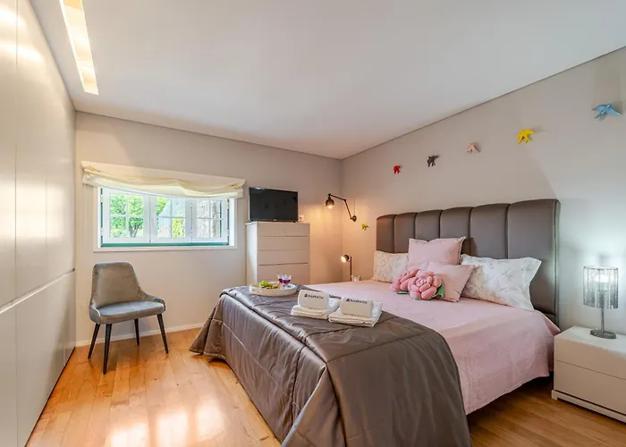 Hostwise - Modern & Shared Pool In Paredes アパート *