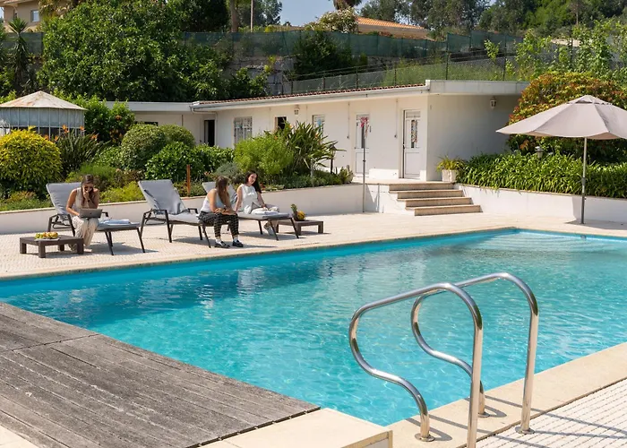 Hostwise - Modern & Shared Pool In Paredes *