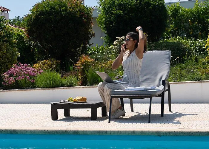 Hostwise - Modern & Shared Pool In Paredes アパート *